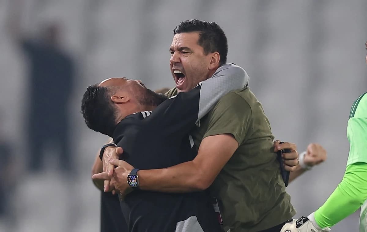 Cosmin Contra face "minuni" în Qatar! A luat echipa de la retrogradare și a dus-o aproape de primul