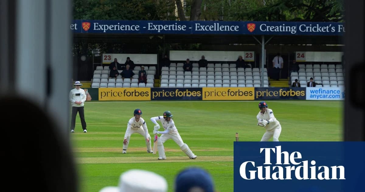 County cricket: Essex win to move up strangely shapeless top-flight table