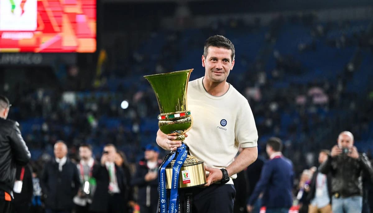 Cristi Chivu, imaginea serii: le-a îmbrățișat, cu foc, pe soție și pe fiicele sale, direct pe teren
