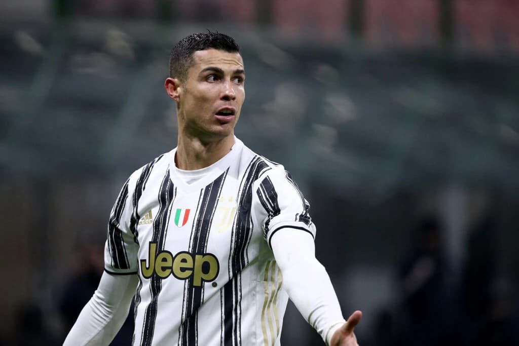 Cristiano Ronaldo, amendat cu 255 de euro și suspendat 30 de zile după ce a părăsit naționala Portug