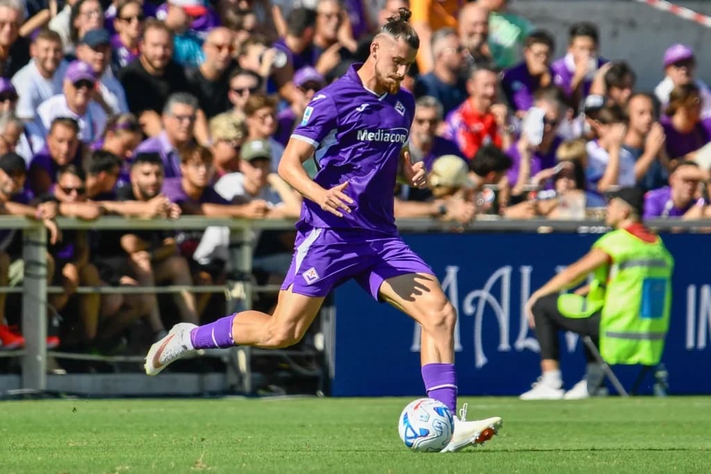 Cu Radu Drăgușin pe teren, Fiorentina scoate un rezultat mare cu Napoli