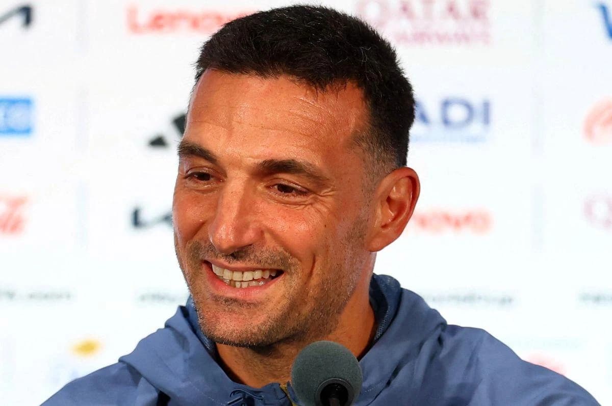 Cum a comentat Scaloni imaginea virală cu Leo Messi din timpul meciului Argentina - Iordania » A stâ
