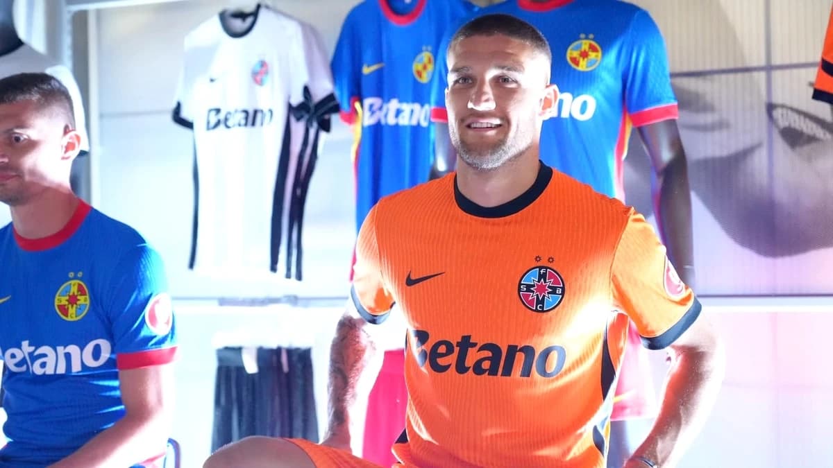 Cum arată echipamentul FCSB din noul sezon! Tricourile de rezervă, ca la naţionala Olandei. Foto şi