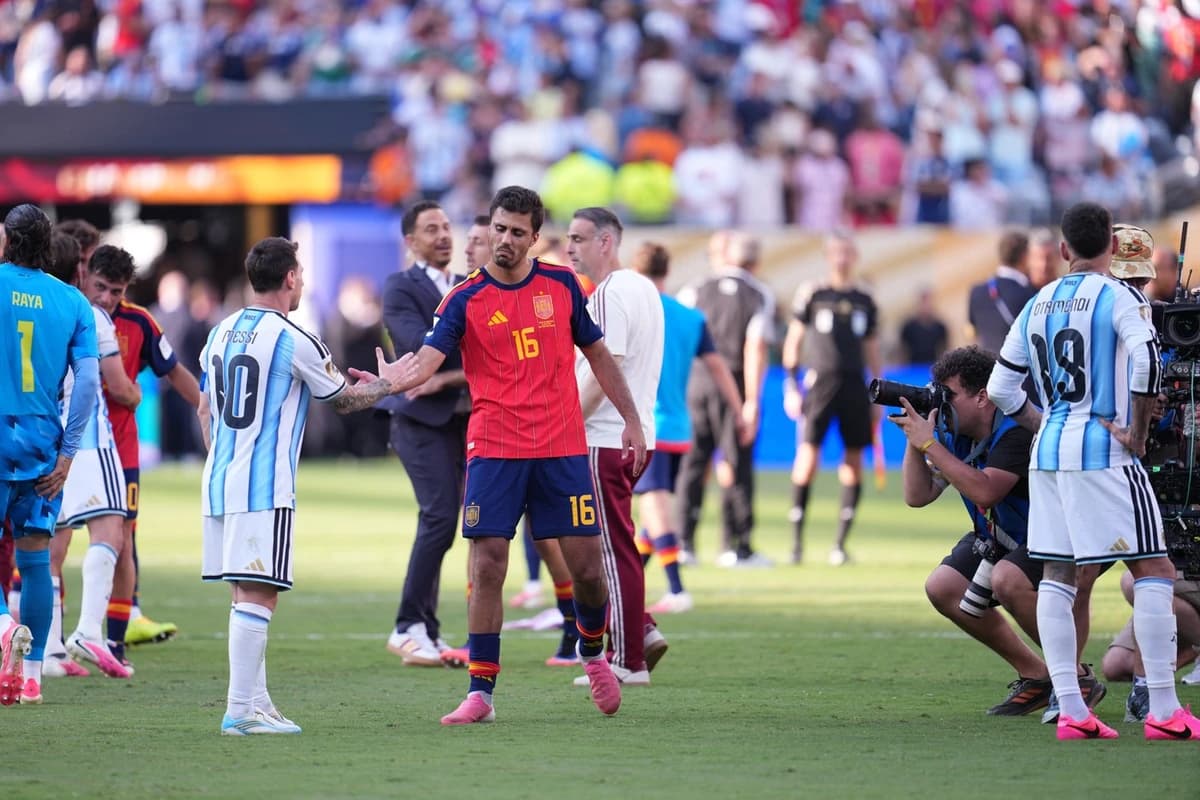 Cum l-a numit Rodri pe Messi după ce i-a „suflat” Balonul de Aur al Cupei Mondiale: „Cu tot respectu