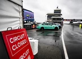 Cursa de MotoGP din cadrul Marelui Premiu al Australiei, anulată din cauza vremii nefavorabile » Mar