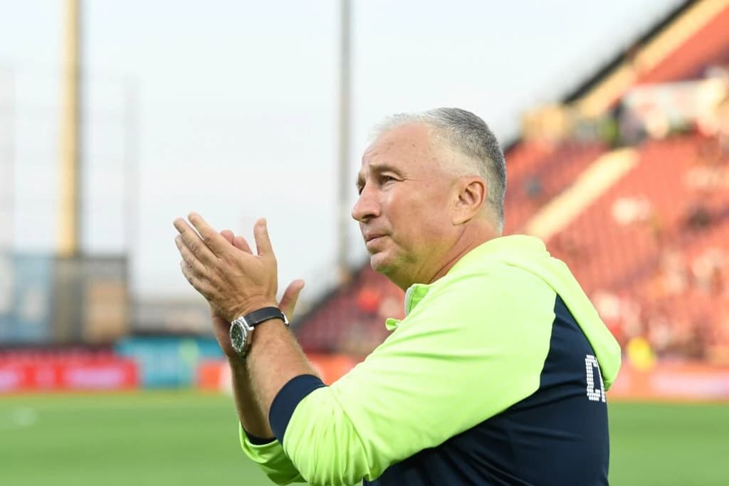 Dan Petrescu, la un pas de revenirea în antrenorat