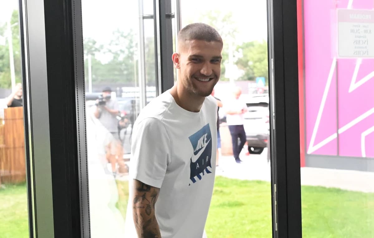 Daniel Bîrligea nu s-a uitat la bani! A dat peste 200.000 de euro pe mașina care a atras toate privi