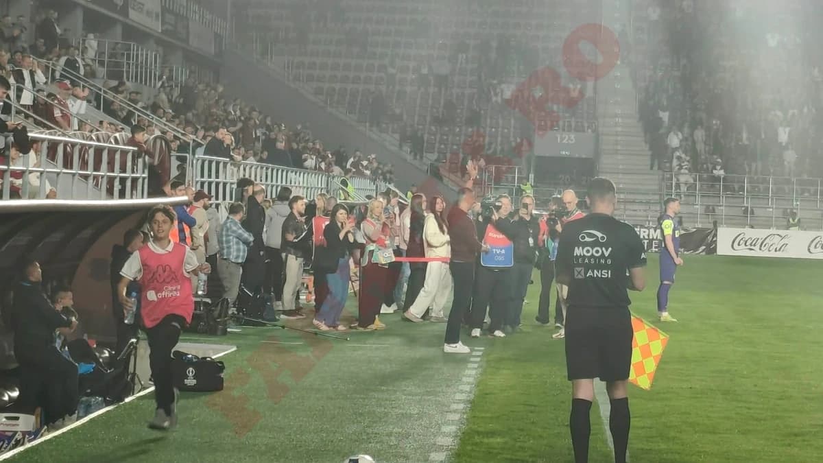 Daniel Pancu, primit ca un erou pe Giulești! Ce i-a scandat galeria Rapidului. Foto