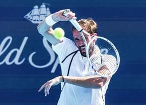 Daniil Medvedev a făcut prăpăd la Cincinatti: a lovit panourile publicitare și a făcut praf un micro