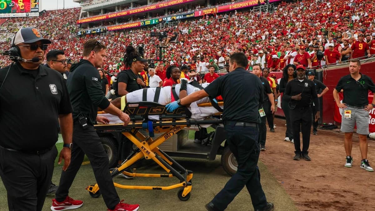 Dante Moore injury: What we know on Oregon QB's condition after he was carted off the field Saturday