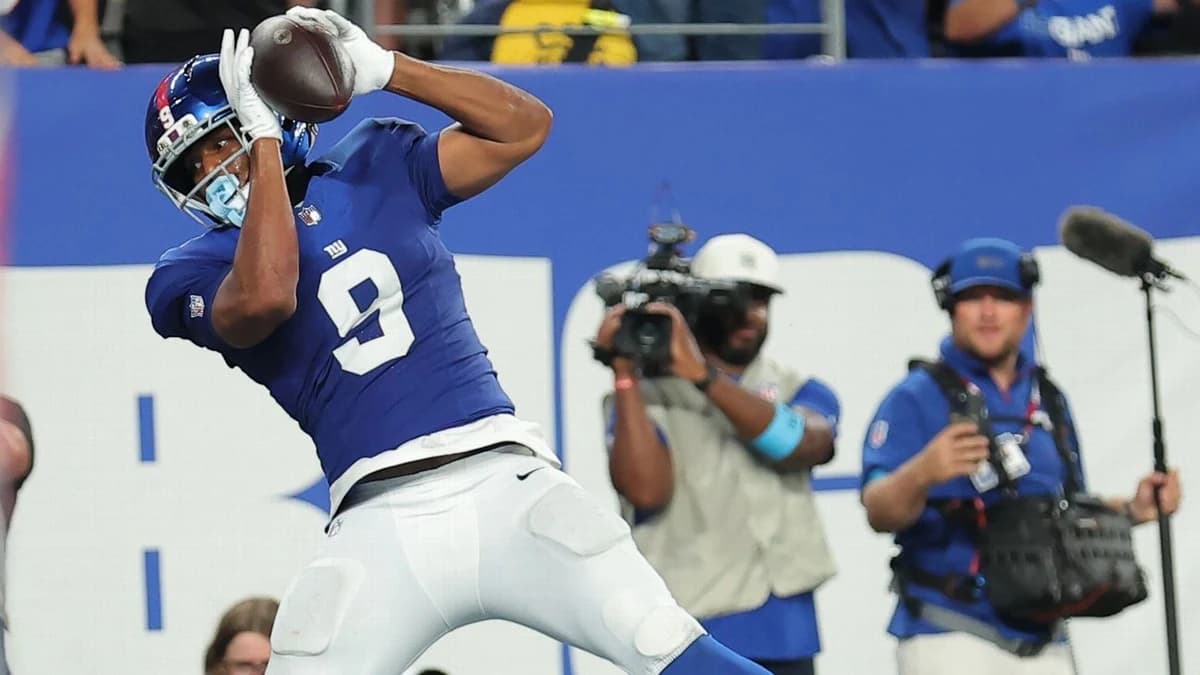 Dart, Skattebo combine for four touchdowns to thwart Cowboys in season opener on SNF