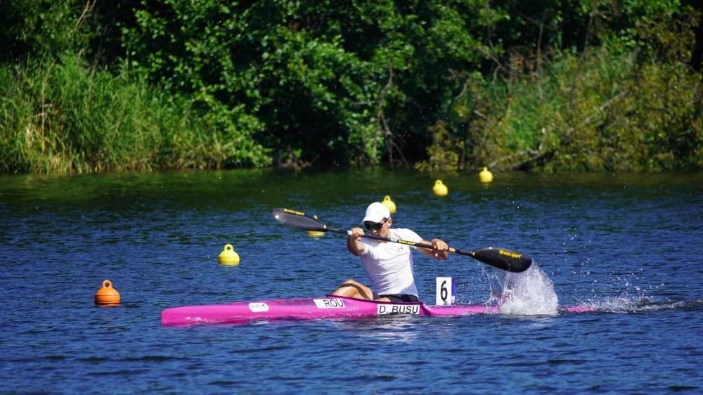 David Buşu, de neoprit în Campionatul Naţional de Kaiac Viteză. Performanţă remarcabilă reuşit de tâ