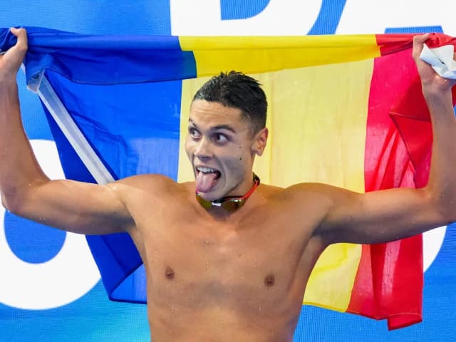 David Popovici a luat a 3-a medalie de aur în 3 zile și a făcut show: ”Am început cu prostiile!”