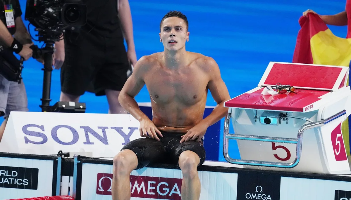 David Popovici a luat prima medalie de aur în 2026! A atras toate privirile cu tatuajul său, făcut d