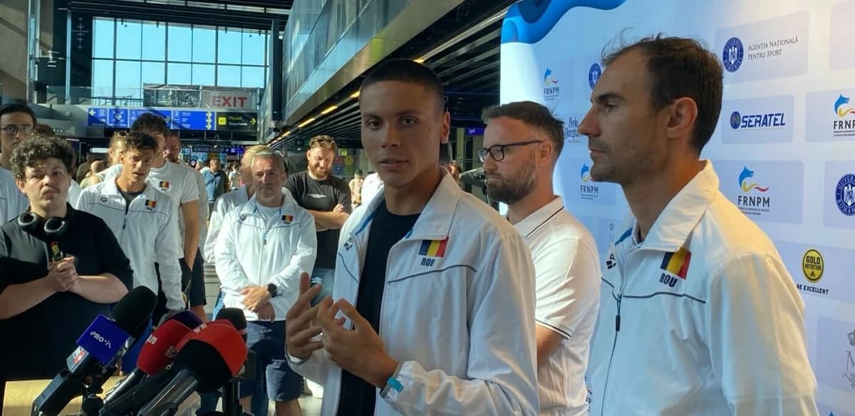 David Popovici a vorbit răspicat despre bătaia de joc la care România și-a supus sportivii campioni,