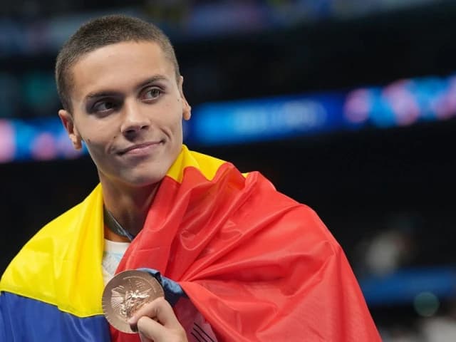 David Popovici, postare virală în ziua în care începe Campionatul Mondial: ”Nu ne apucăm de fotbal”