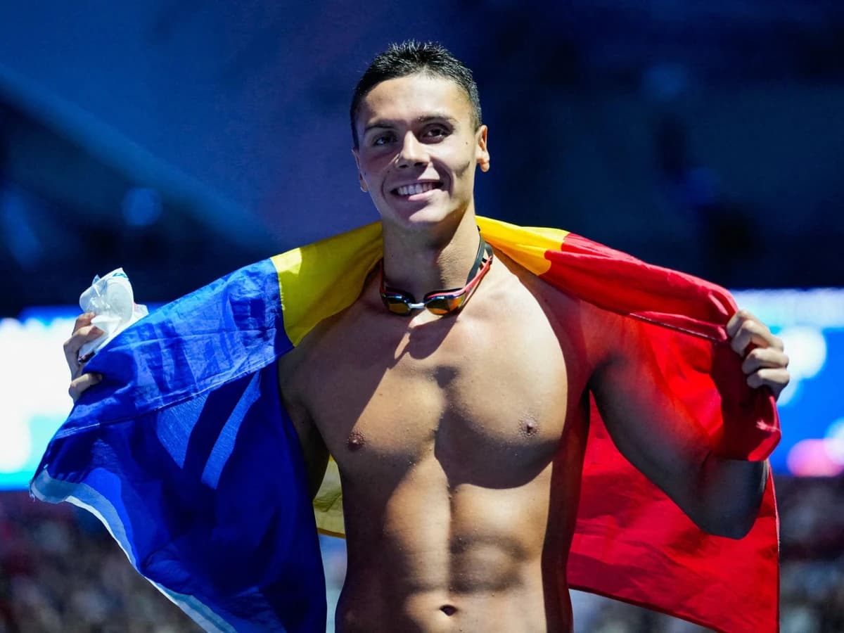 David Popovici și marea sa frică de apă! Destăinuirea campionului român: „Îi e greu să înoate în ape