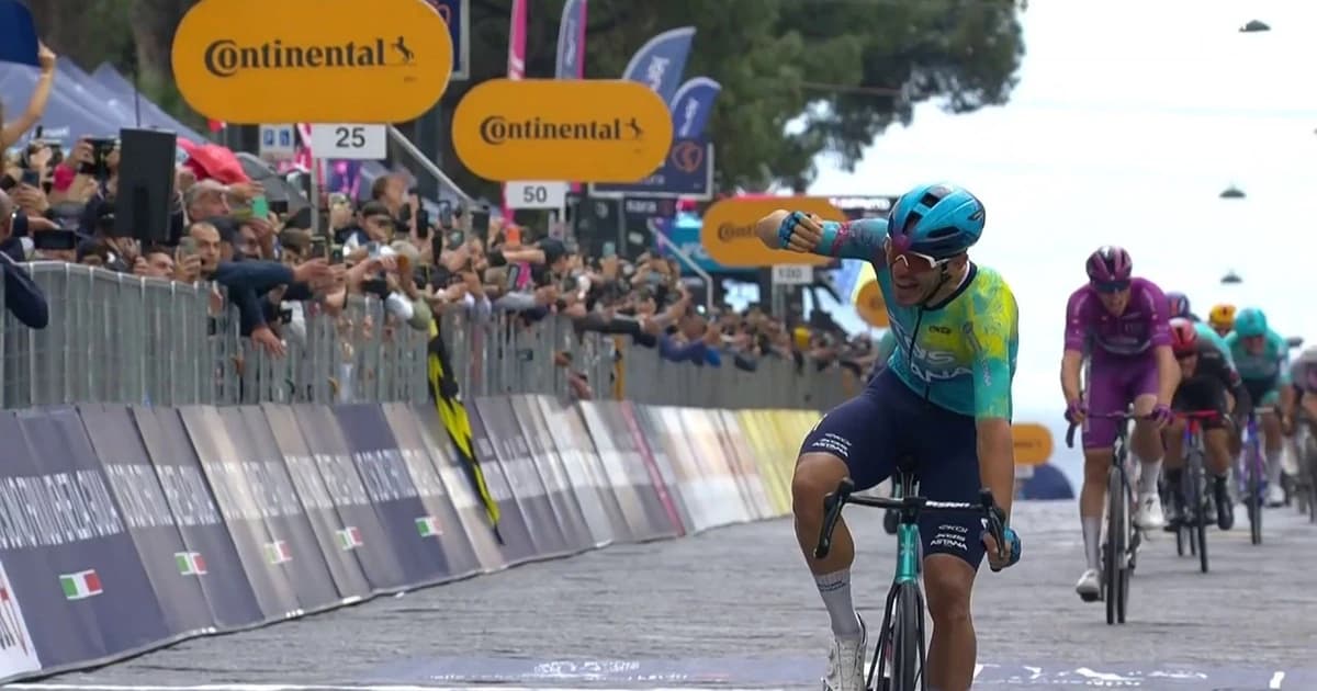 Davide Ballerini a câștigat etapa a 6-a din Giro! O căzătură masivă în ultimul kilometru a decis tot