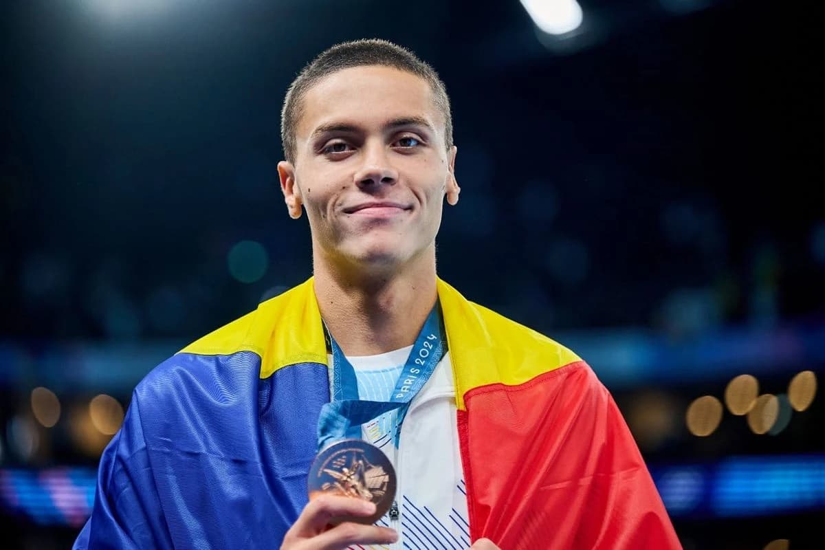 Desertul preferat al lui David Popovici. Rețeta de pandișpan cu vișine, ca la bunica acasă