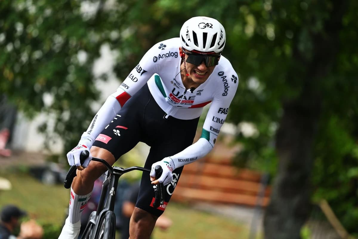 Deutschland Tour: Isaac del Toro blasts to prologue victory ahead of Paul Magnier
