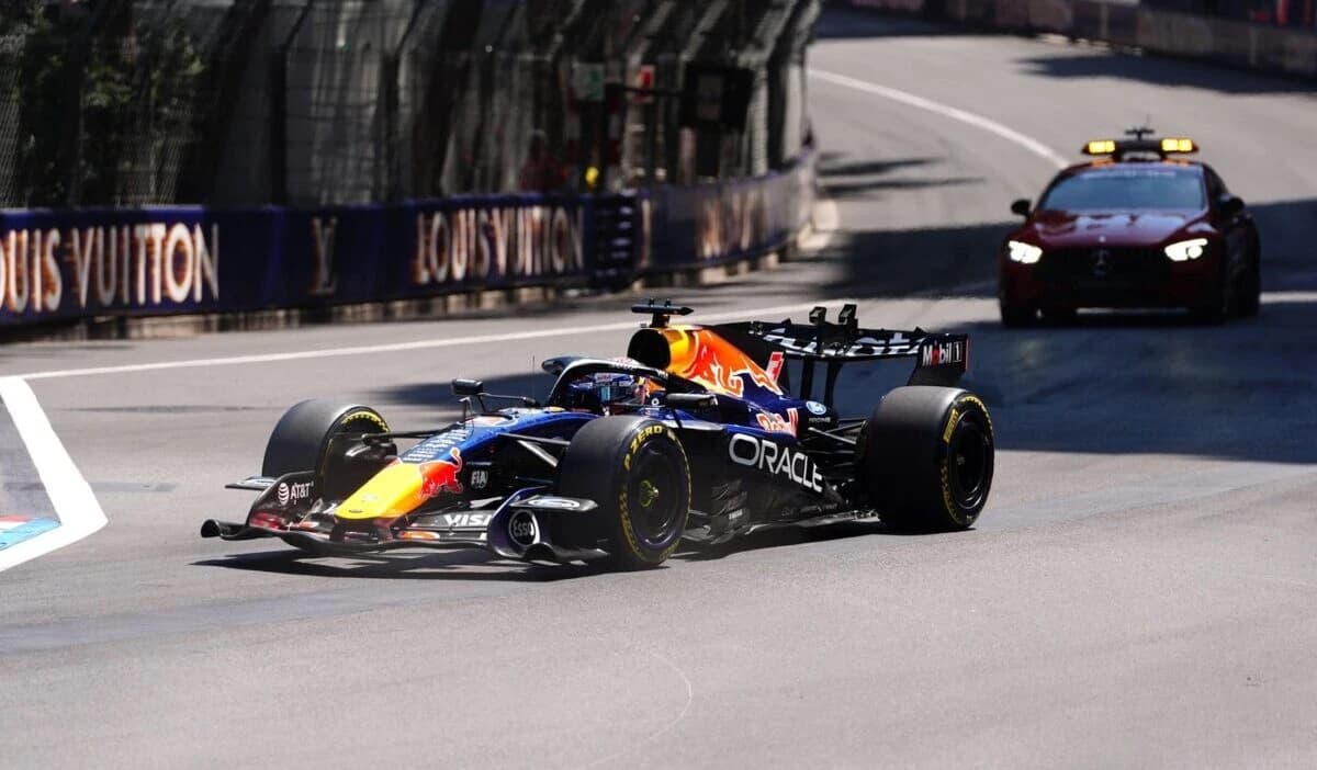 Dezastru pentru Max Verstappen, în Marele Premiu de la Monaco. OUT din cursă după probleme la start