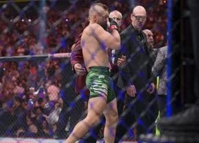Dezastru total! McGregor s-a accidentat la revenirea în UFC, după doar câteva secunde: „Sunt complet