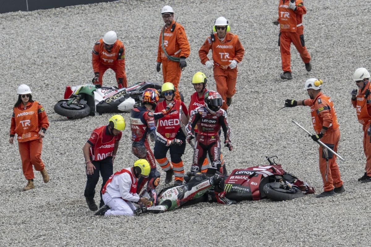 Dezvăluirile motociclistului după accidentul la 300 km/h: „Am luat foc. Ei nu voiau să mă atingă de