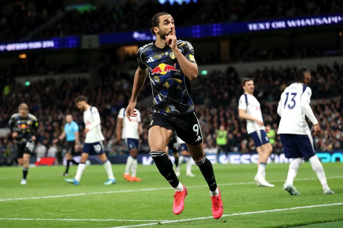 Din nou VAR, din nou haos pentru echipa lui Drăgușin: gafa care ar putea costa salvarea lui Tottenha