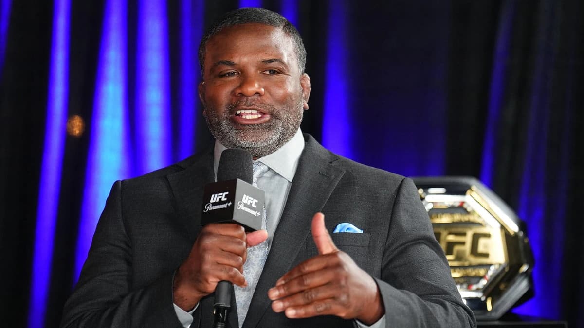 Din Thomas apologizes to Gillian Robertson for 'irresponsible' retirement announcement after UFC 330