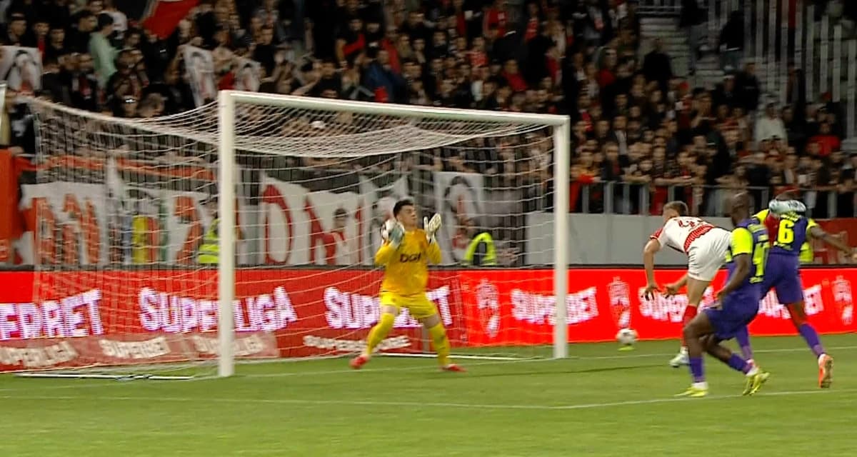 Dinamo - CFR Cluj 0-0, ACUM, la Digi Sport 1. Mare ocazie ratată de George Pușcaș!