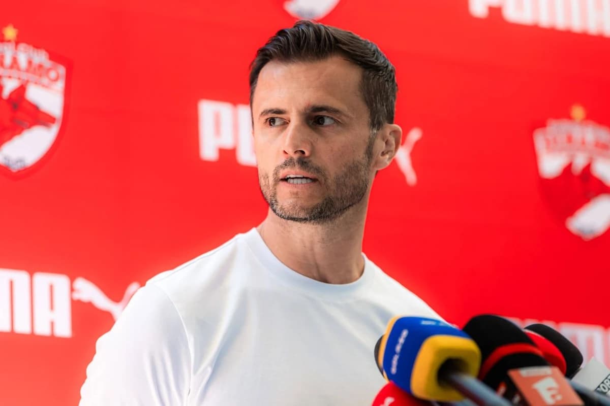 Dinamo trimite patru jucători la aceeași echipă
