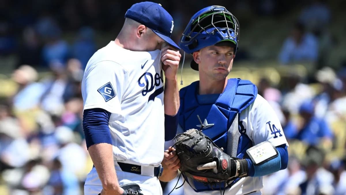 Dodgers' Roberts decries club's offense, defense