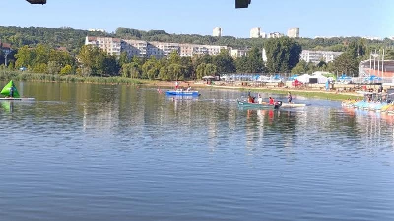 Doi sportivi, salvați din apă în timpul Cupei Europene la triatlon