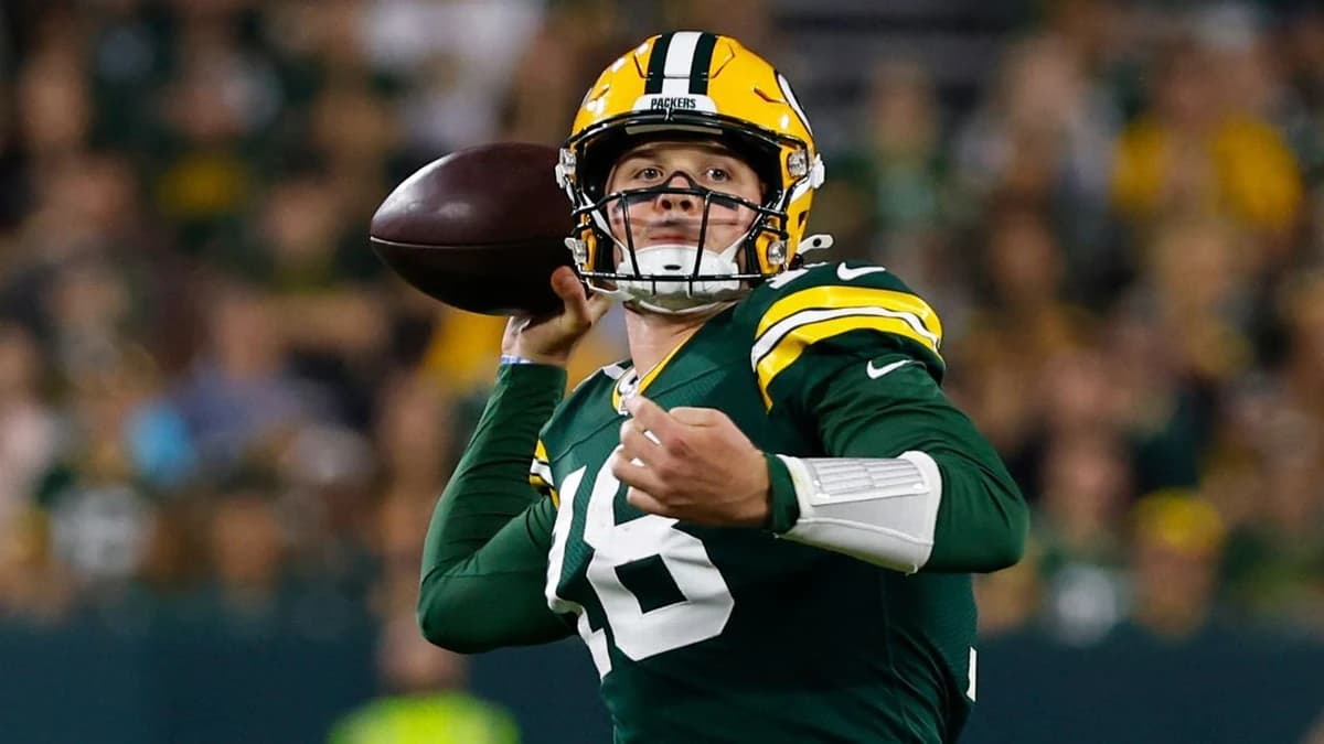 Dolphins trade for Packers' McCord to be QB2