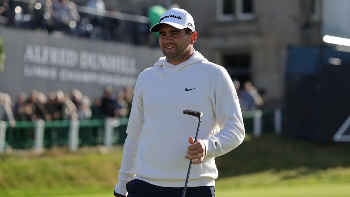 Dunhill Links Championship: Casey Jarvis leads going into final round as he seeks third DP World tou