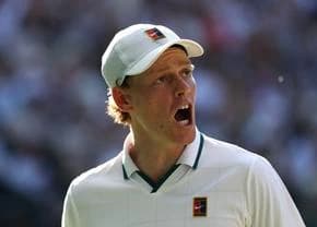 După triumful de la Wimbledon, Jannik Sinner a dezvăluit că a picat examenul moto de mai multe ori: