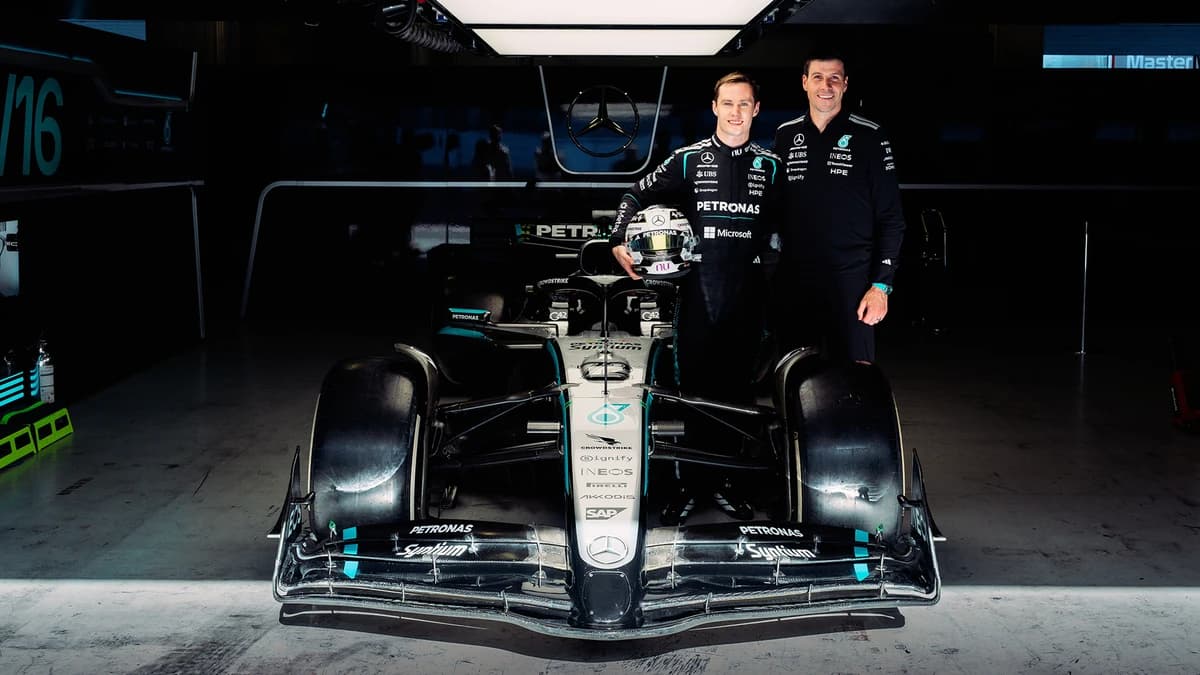 Dürksen completes first Formula 1 test with Mercedes