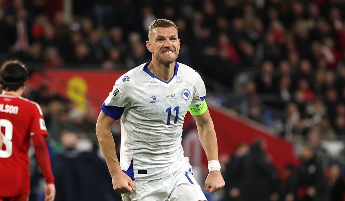 Edin Dzeko a semnat! Unde va juca atacantul bosniac la 40 de ani