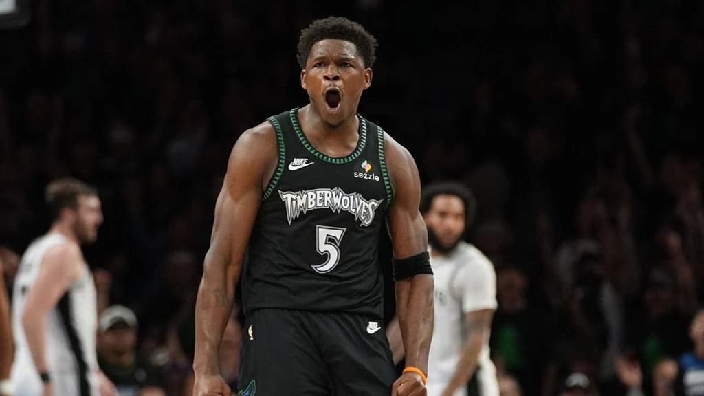 Edwards rallies Wolves to even series with Spurs
