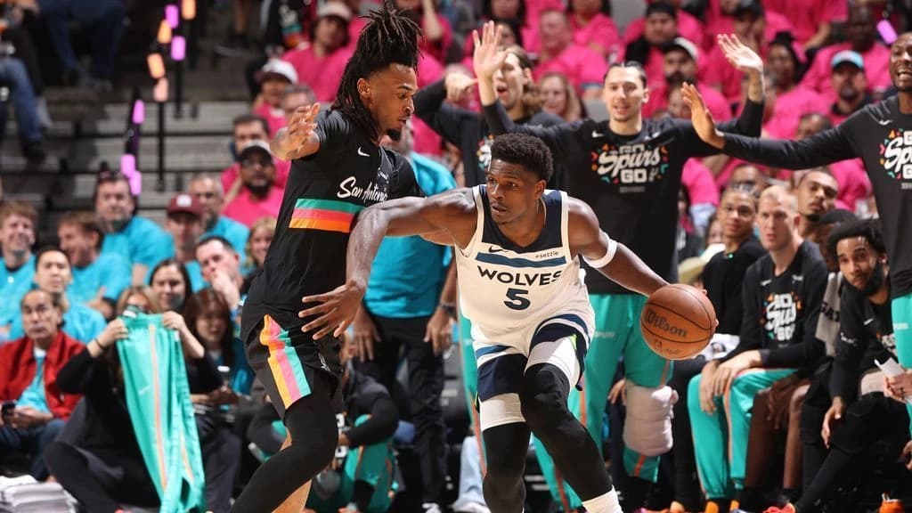 Edwards' returns sparks Wolves in Game 1 stunner