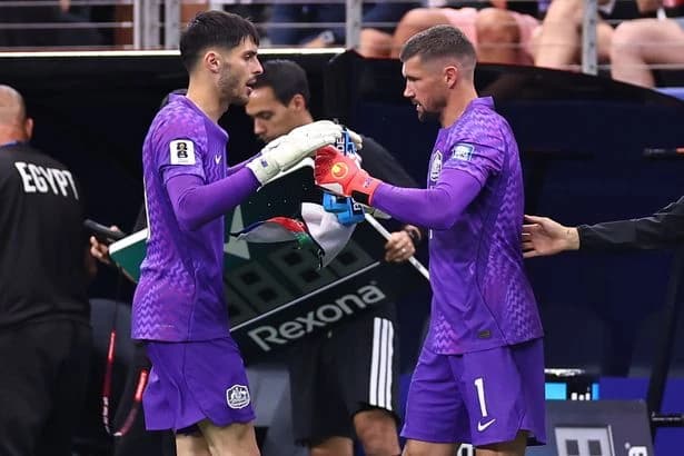 Egypt down Australia in World Cup shootout as massive goalkeeper gamble backfires