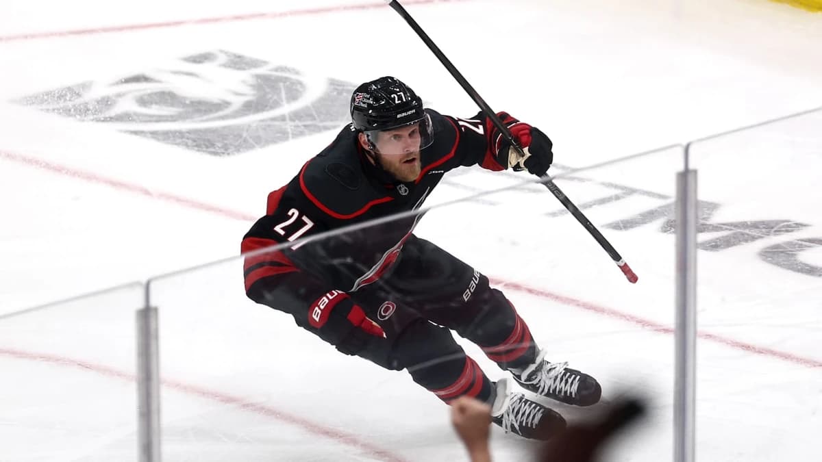 Ehlers lights lamp again to win Game 2 in OT