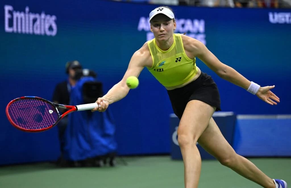 Elena Rîbakina și Leylah Fernandez se întâlnesc în finala turneului WTA 500 de la Ningbo. Kazaha lup