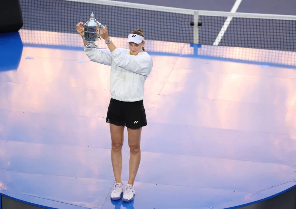Elena Rybakina, principală favorită la Beijing în premieră din postura de lider mondial