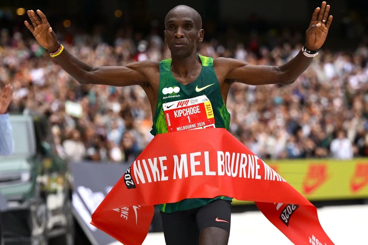 Eliud Kipchoge wins first marathon in three years with record-breaking Melbourne run