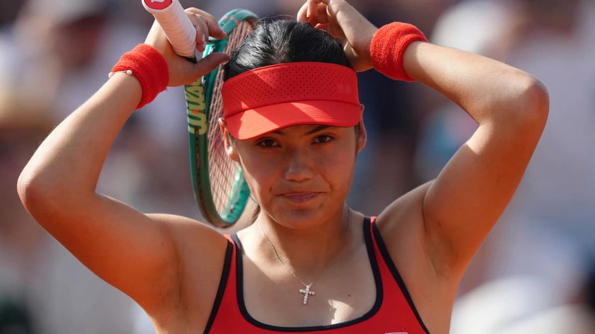 Emma Raducanu: British No 1 at loss to explain horror start against Solana Sierra as she makes early