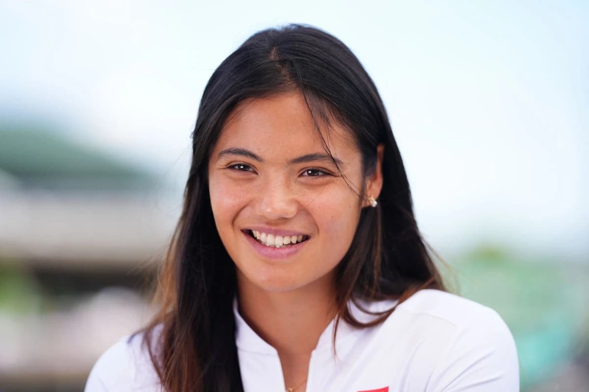 Emma Raducanu prepared to take risk on fitness and plans to play Wimbledon