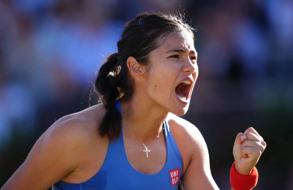 Emma Răducanu și Donna Vekic vor disputa finala turneului WTA 500 de la Queen’s