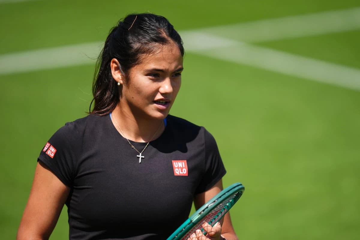 Emma Raducanu’s stop-start season continues with niggle ahead of Wimbledon