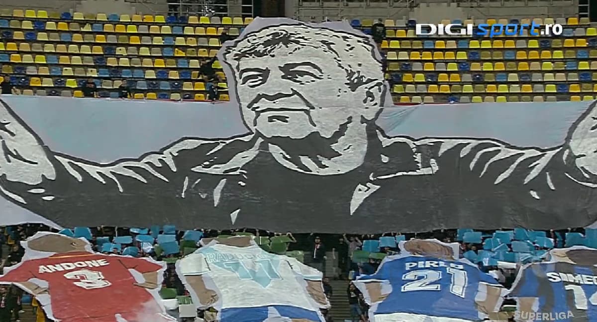 Emoționant! Suporterii lui Dinamo, scenografie superbă pentru Mircea Lucescu: Hagi, Andreea Pirlo și